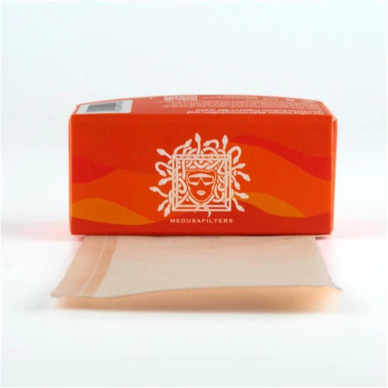 Medusa Filters Rolls & More Hemp Verpackung in Orange-Rot, Frontansicht, weißes Medusa-Logo, wellenförmiges Orange-Rot-Design, Barcode oben, warmer Reflexionsschatten unten